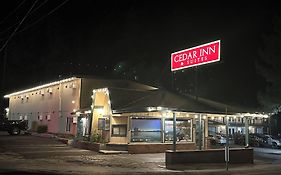 Cedar Inn & Suites